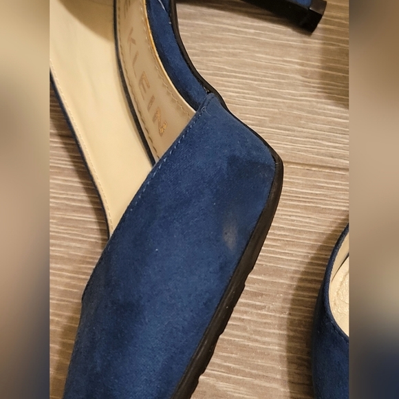 Anne Klein (iflex) | Blue Suede | D'Orsay Heels | Size 6 M - Picture 9 of 10